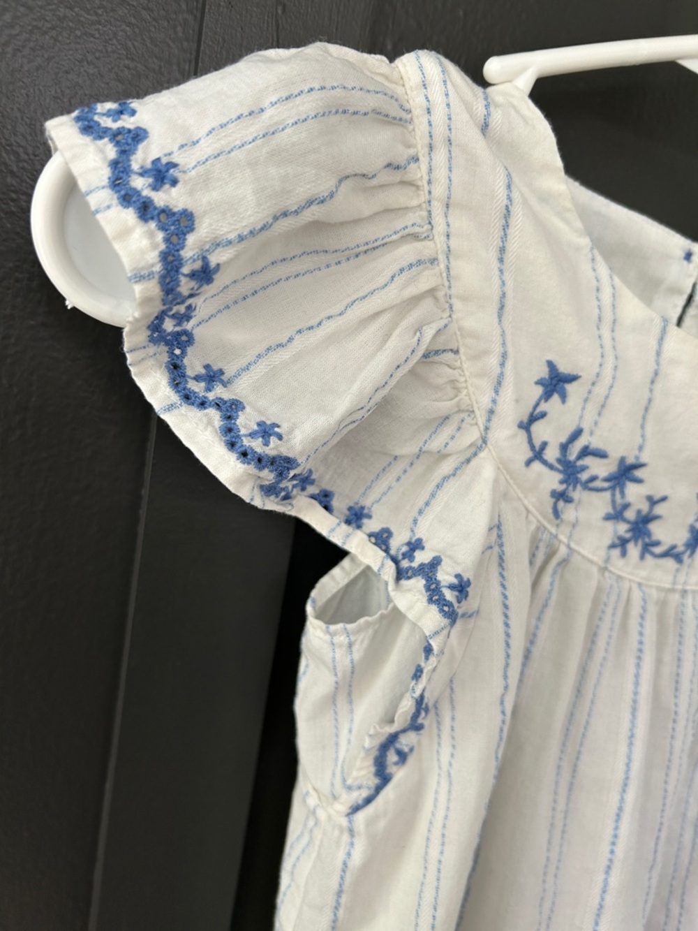 United Colors Of Benetton White Top with Blue Embroidery. Size 3-4T - Picture 2 of 6